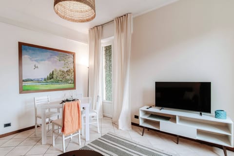 Apartment, Balcony | 2 bedrooms, premium bedding, down comforters, iron/ironing board