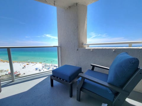 Apartment (Beachside II 4324) | Balcony