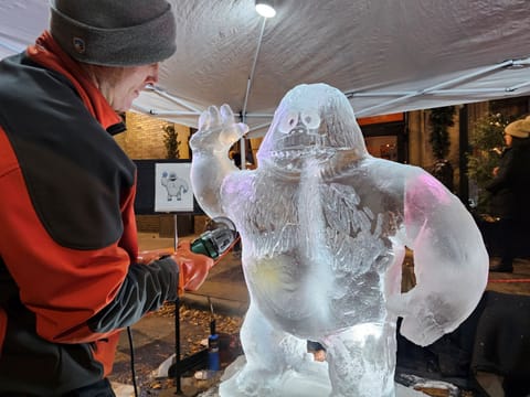 Many of our guests have booked an add-on live wood or ice carving performance by Dustin, one of the hosts. You can too.