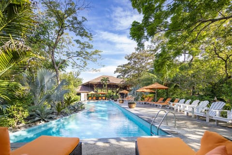 3 outdoor pools, free cabanas, pool umbrellas