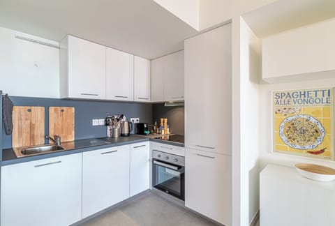 Kitchen well equipped 