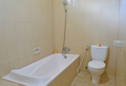 Superior Room, 1 Double Bed, Balcony | Bathroom | Towels