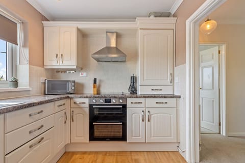 Lovely Bungalow, Near Beach and Village