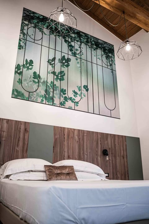 Junior Room, Garden View | Down comforters, minibar, in-room safe, desk