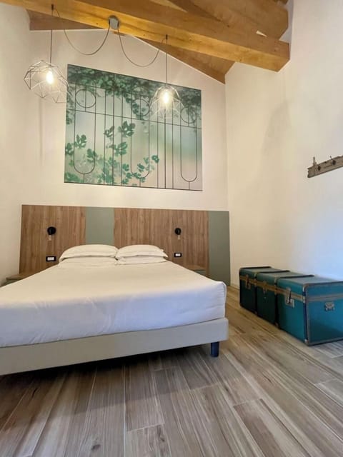 Junior Room, Garden View | Down comforters, minibar, in-room safe, desk