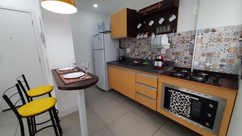 Apartment, 1 Bedroom, Accessible | Private kitchen | Microwave, oven, stovetop, blender