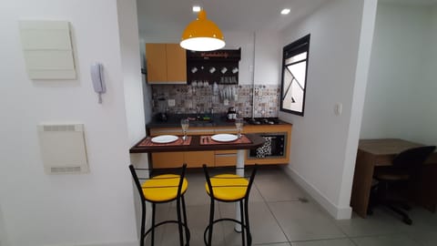 Apartment, 1 Bedroom, Accessible | Private kitchen | Microwave, oven, stovetop, blender