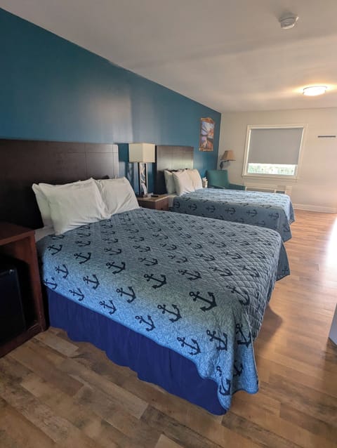 Deluxe Suite, 2 Queen Beds, River View | Free WiFi, bed sheets