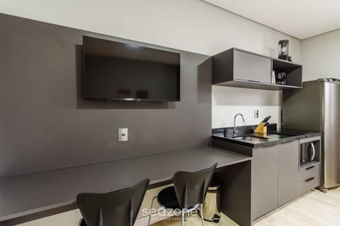 Apartment | Private kitchen | Microwave, cookware/dishes/utensils