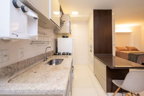 Apartment | Private kitchen | Microwave, cookware/dishes/utensils