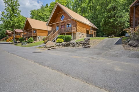 Well maintained neighborhood with community pool.