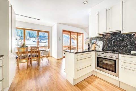 Kitchen in Penthouse Mountain View Apt. – Brand in Brandnertal