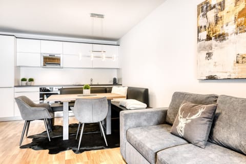 Living and dining area in the Mottakopf App. holiday apartment – Brand in the Brandnertal valley