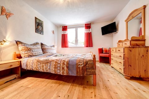 Holiday apartment Edelweiß with view in master bedroom