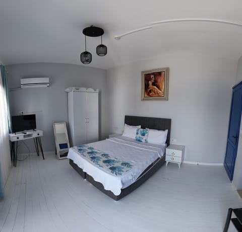 Deluxe Double or Twin Room, Balcony, Courtyard View | Free WiFi