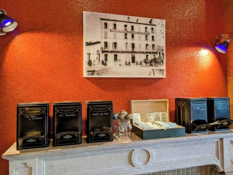 Daily continental breakfast (EUR 14 per person)