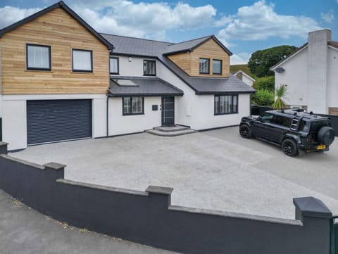 Castell Morlais - Luxurious 5 Bed - Pontsticill (5538)