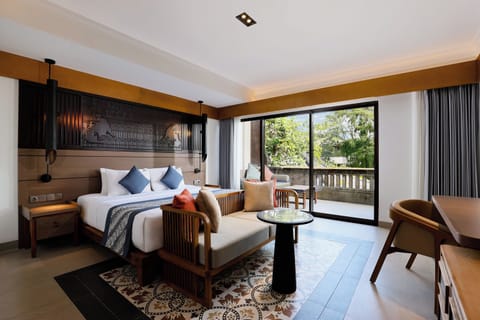 Grand Deluxe Room | In-room safe, desk, iron/ironing board, free WiFi