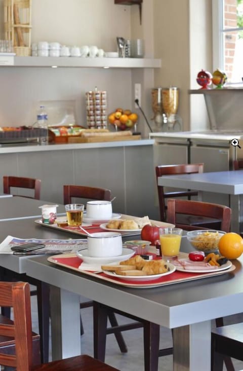 Daily buffet breakfast (EUR 9.00 per person)