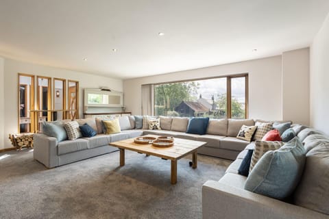 Crackin' View, Lanhead - Host & Stay