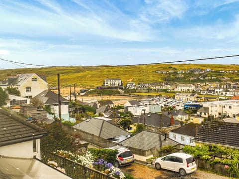 Surrounding area | Trethvor, Perranporth