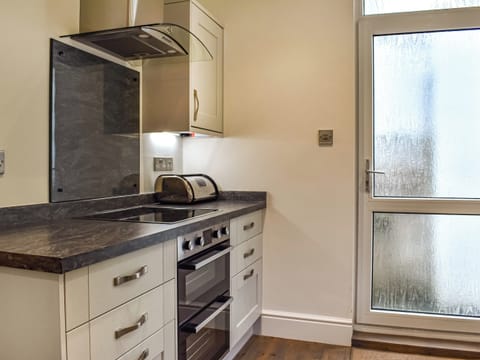 Kitchen | Trethvor, Perranporth