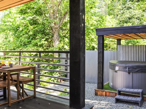 Terrace | Dinas Lodge - CWM Cadnant, Caernarfon