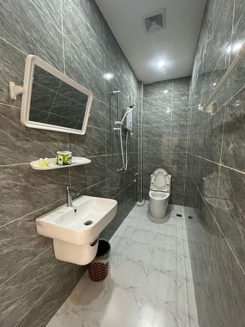 Deluxe Double Room, City View | Bathroom