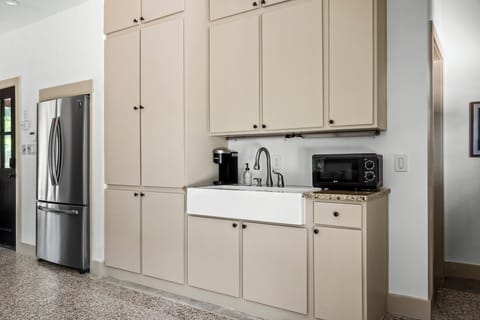 Right Cabin Kitchenette