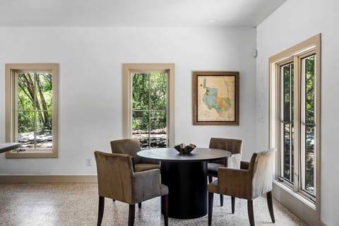 Right Cabin Dining Area