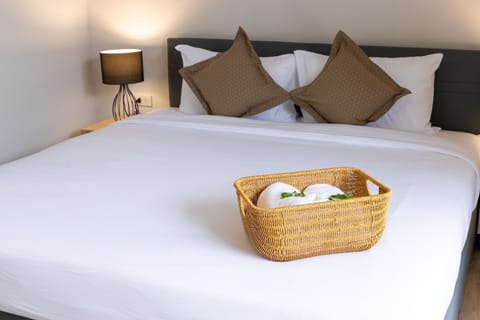 Standard King Bed | 1 bedroom, premium bedding, down comforters, desk