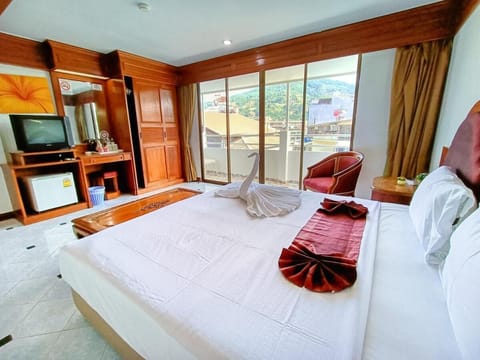 Deluxe Double or Twin Room, 1 King Bed, Balcony, City View | Desk, free WiFi, bed sheets