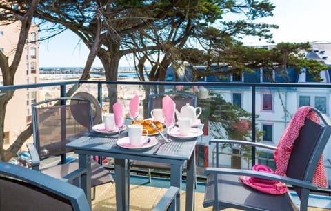 Breathe the sea breeze on your balcony or terrace - on request only!