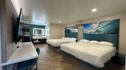 2 King Beds | Desk, laptop workspace, blackout drapes, iron/ironing board