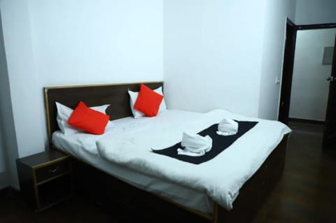 Deluxe Double Room | Free WiFi, bed sheets