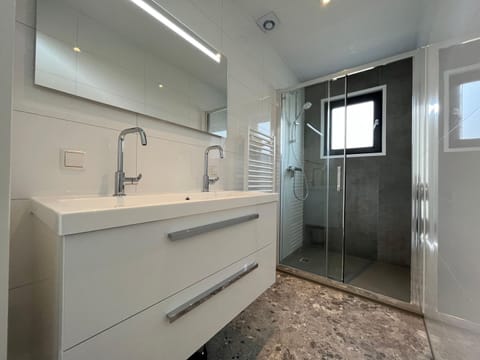 Chalet | Bathroom