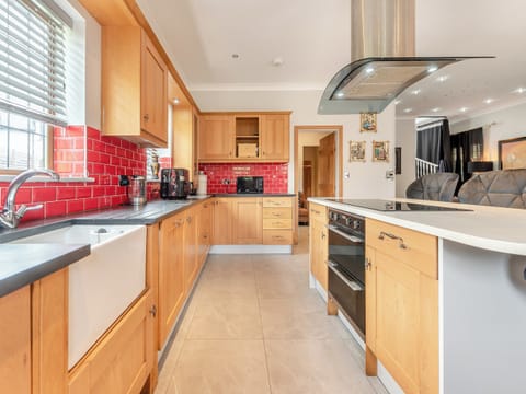 Kitchen | Ty Afon Jay - Ty Afon, Garnant, near Ammanford