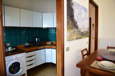 Apartment, Lake View | Private kitchen | Coffee/tea maker, electric kettle, toaster