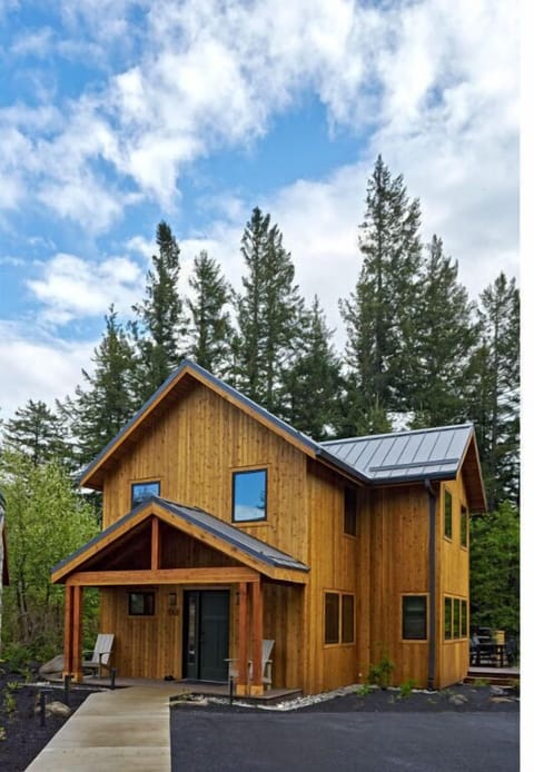 Spacious 3-bedroom villa surrounded by nature, perfect for family getaways.