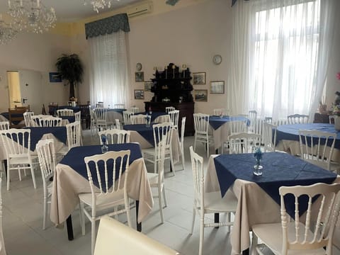 Room, 1 Bedroom, Smoking, Balcony | Banquet hall