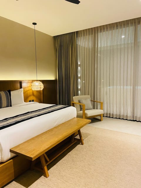 Junior Suite | Premium bedding, down comforters, minibar, in-room safe