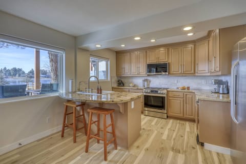 Majestic Lake Escape has everything your family and friends will need to enjoy a Pagosa getaway. 28 miles to Wolf Creek Ski area.