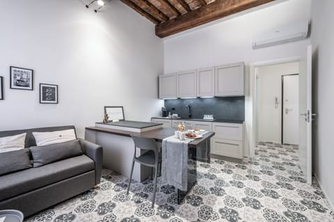 Deluxe Apartment | Living area