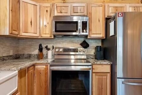 1a13fe4d b8ae 46a4 bf0b 3019cbb1ab33