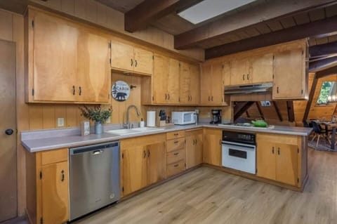 Kitchen - Whirlpool Dishwasher