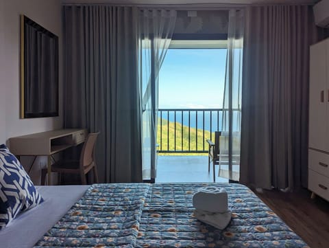 Deluxe Twin Room, Sea View | Free WiFi