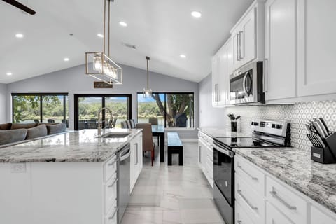 Kitchen with Lakeview