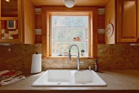 Main Level - Kitchen