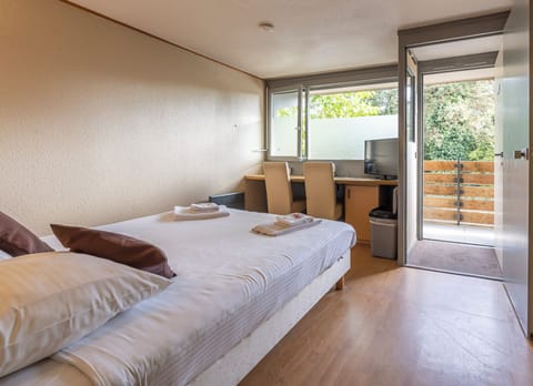 Standard Double Room, 1 Double Bed | Cribs/infant beds, free wired internet, bed sheets