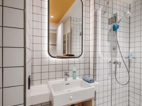 Hypo-allergenic bedding, in-room safe, desk, laptop workspace